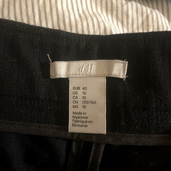 H&M Black Women’s Sailor Short - Picture 3 of 3